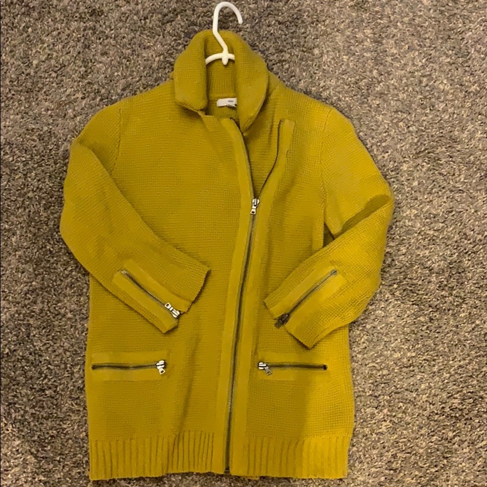 GAP sweater